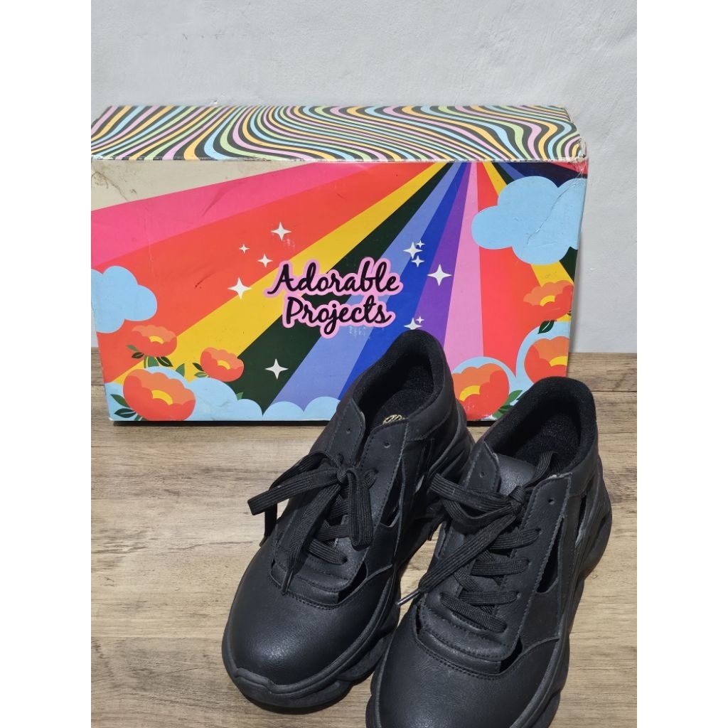 ADORABLE PROJECT - SNEAKERS HITAM (Preloved)