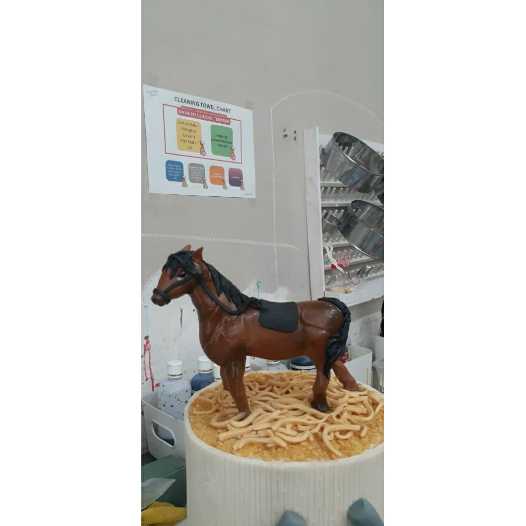 

custom figurine fondant kuda