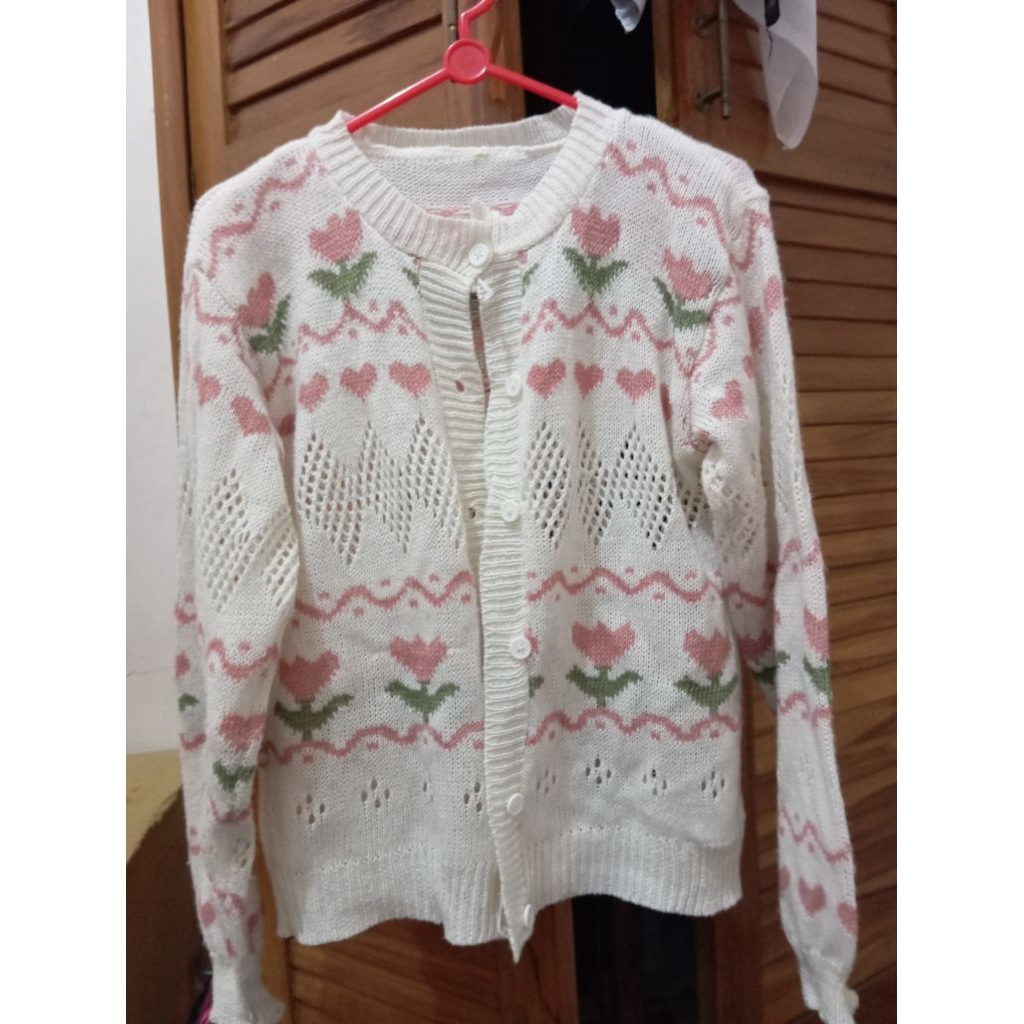Cardi rajut bunga bunga