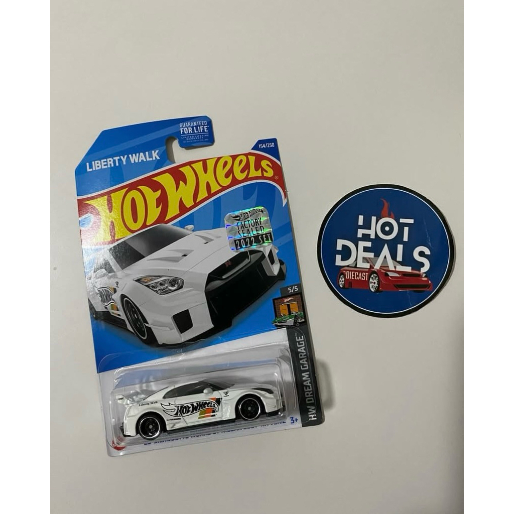 HOT WHEELS NISSAN GT-R35 LBWK FACTORY SEALED PUTIH