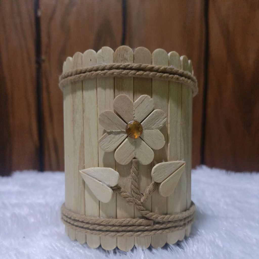 

tempat pensil stik eskrim macrame