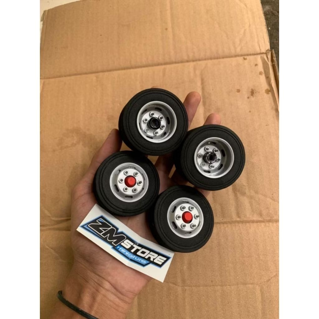 ban miniatur truck skala 14