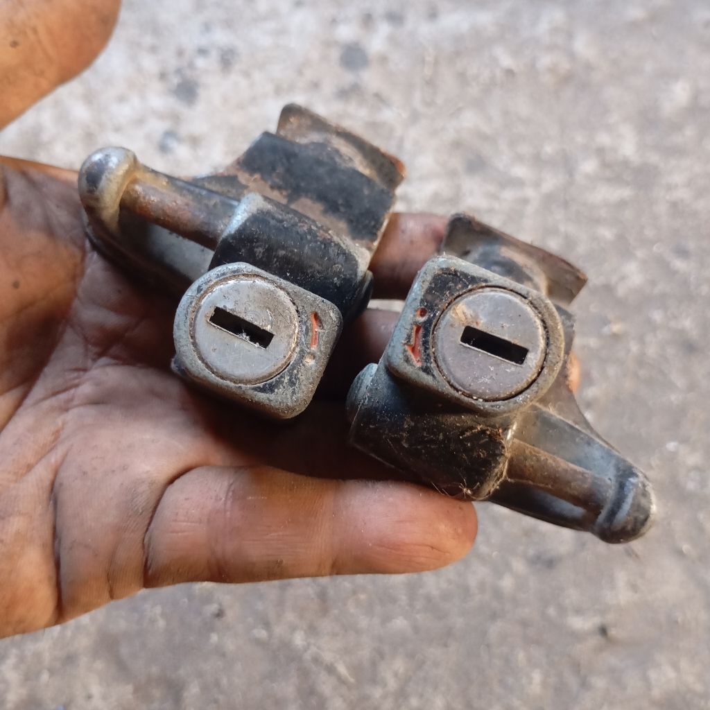 2 pcs Helmet holder GL PRO GL MAX ori copotan