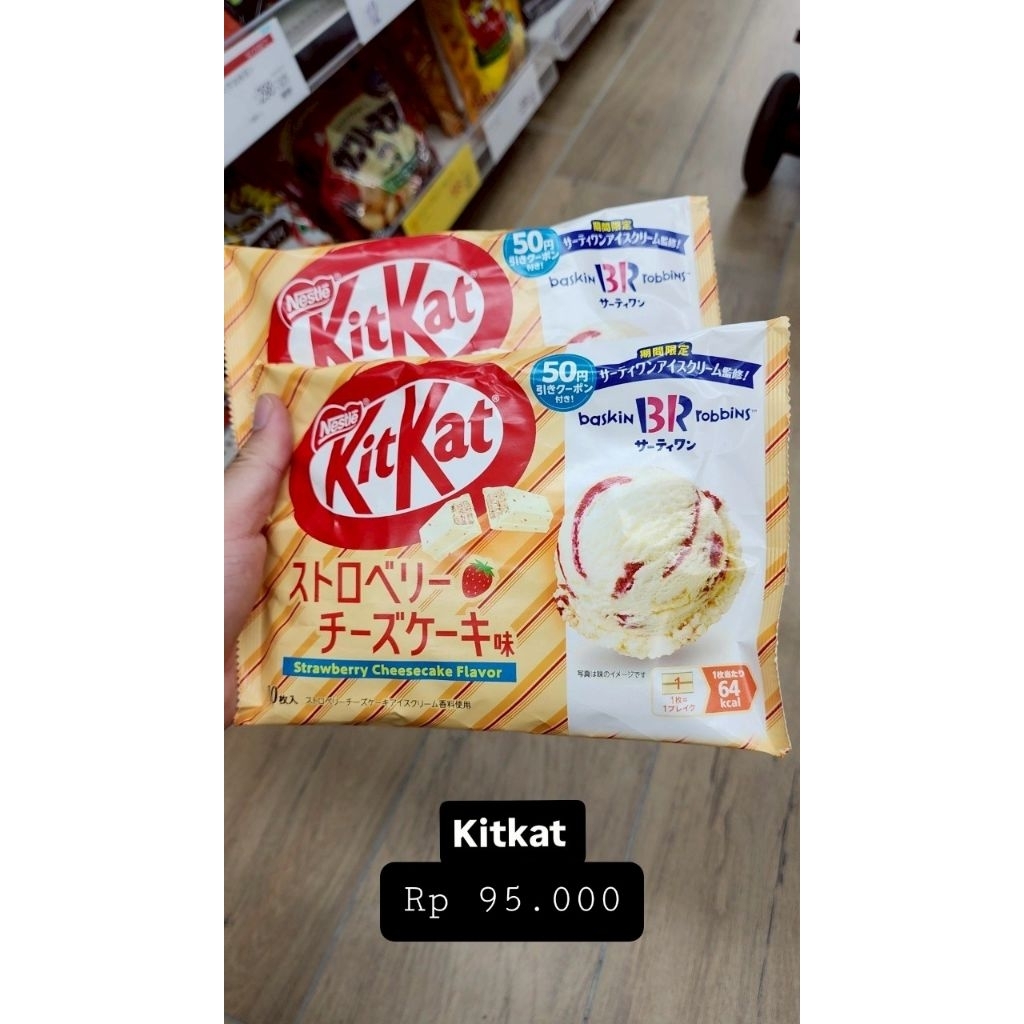 

Strawberry Cheesecake Flavour Kit Kat Snack Cemilan Cokelat Wafer Original Handcarry Jastip Jepang Jajan