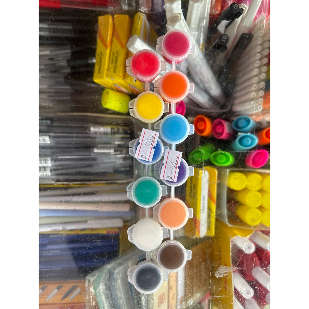 

Cat Akrilik Cup Kecil Isi 6 Warna – Warna Cerah, Cocok untuk Melukis & DIY