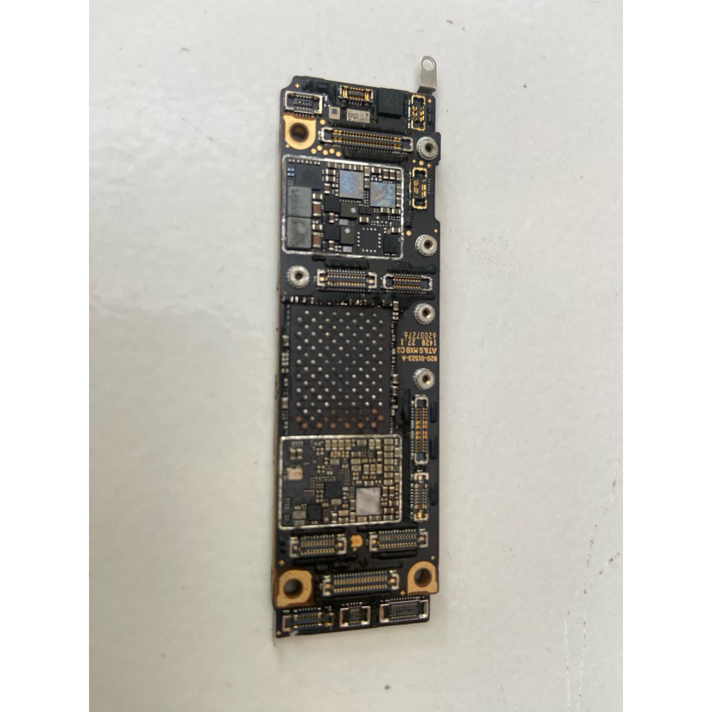 mesin iphone 11 matot sesuai kondisi di foto..