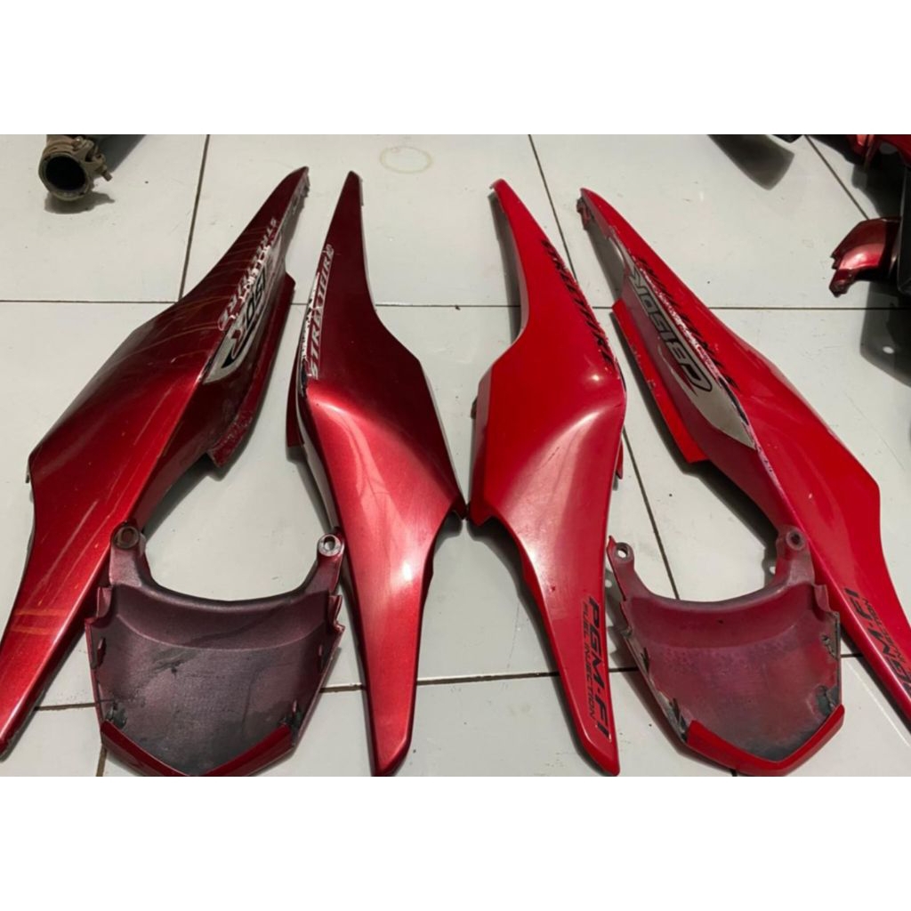 body cover belakang samping kanan kiri set tail 2nd ori cb150r old k15