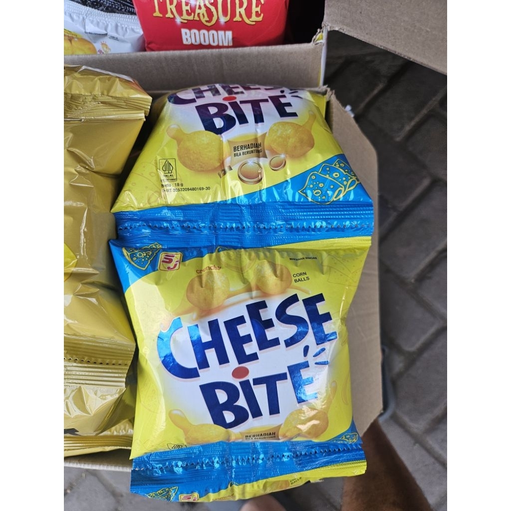 

SNACK BERHADIAH UANG TUNAI CHEESE BITE JAGUNG MANIS GURIH KEJU 1RTG 10PCS