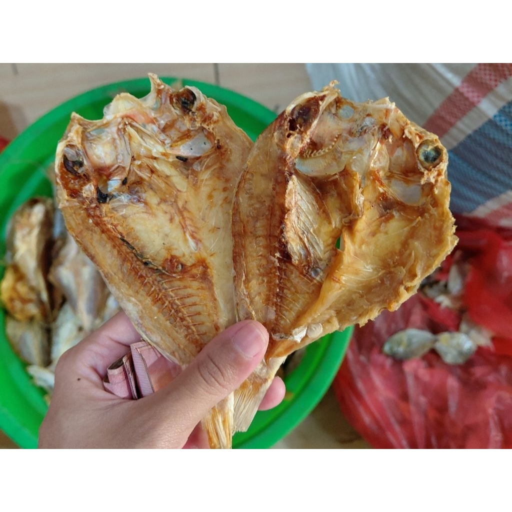 

Ikan Kering Abangan Tawar Tarapok Belah Gurih Lezat 500grm