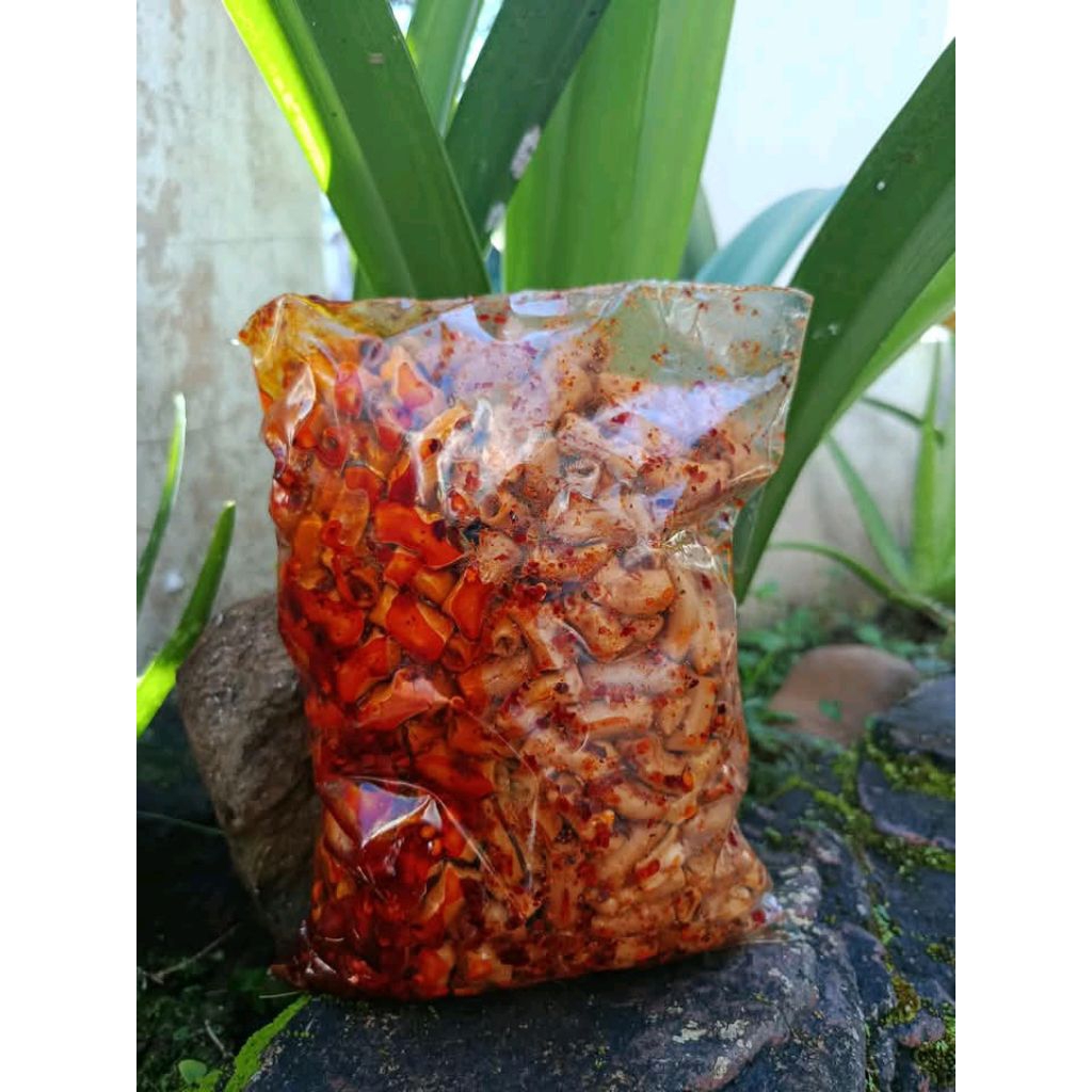 

makaroni pedas gurih+daun jeruk
