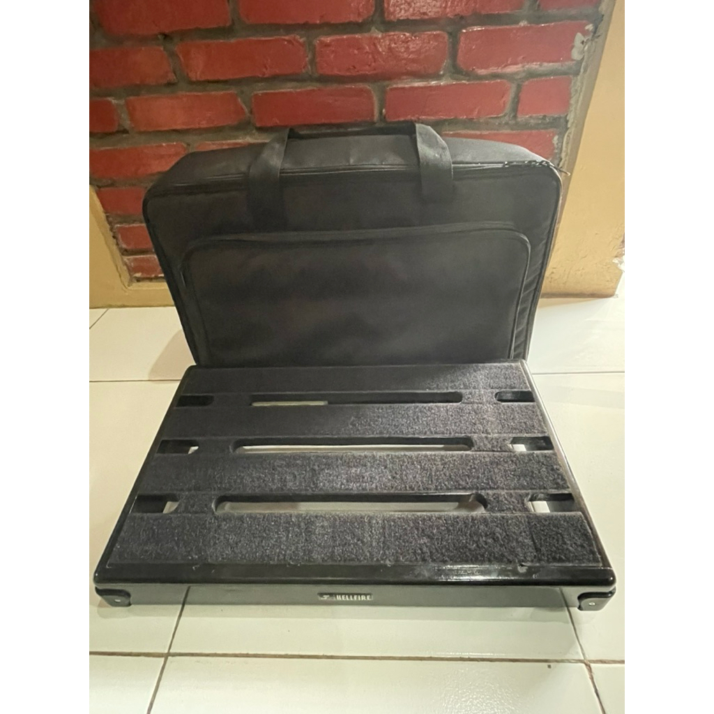 PEDALBOARD EFEK GUITAR