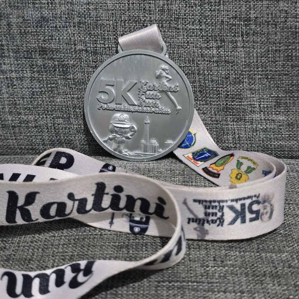 medali running 5k kartini run polawanku sahabatku 2017