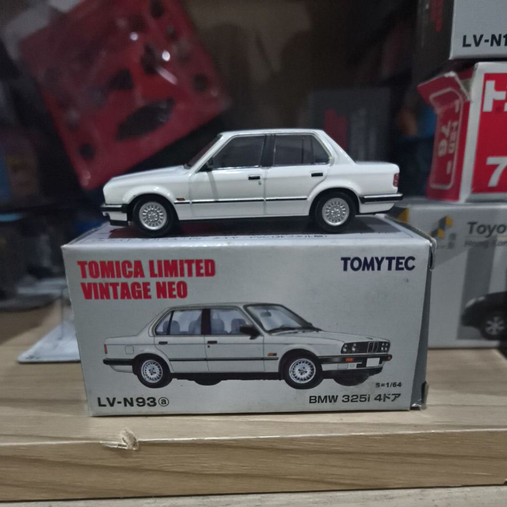 Tomica Limited Vintage Neo BMW 325i Putih E30 TLVN TLV LVN93A