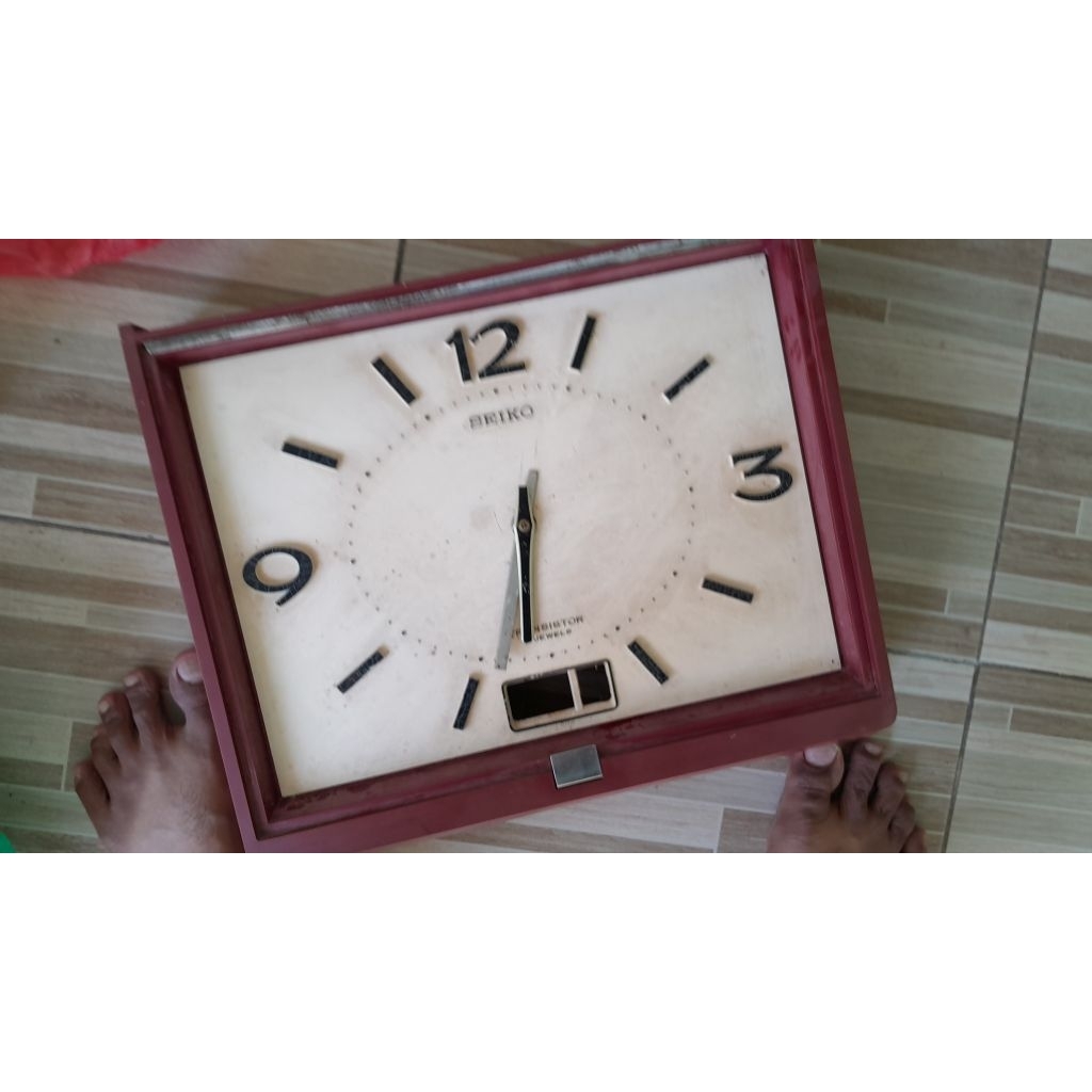 jam weker dinding jadul bekas off mati