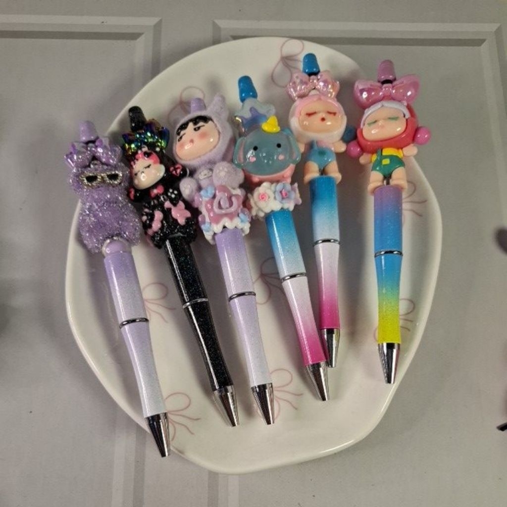 

pulpen gemoy + free 2 refil (isi tinta warna hitam)