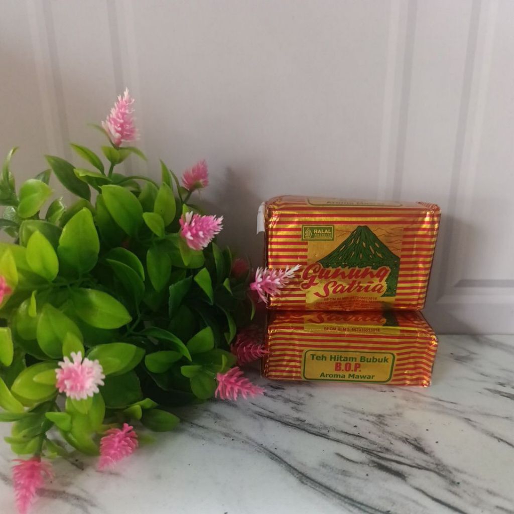 

Teh Hitam Bubuk Gunung Satria Original Khas Kalimantan 40gr