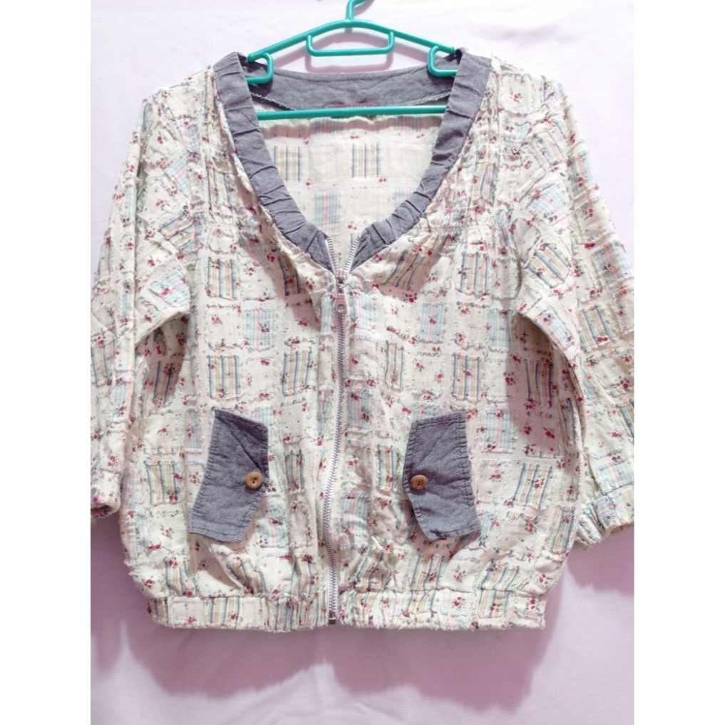 Preloved Outer-Cardigan-Jaket Wanita Motif Bunga