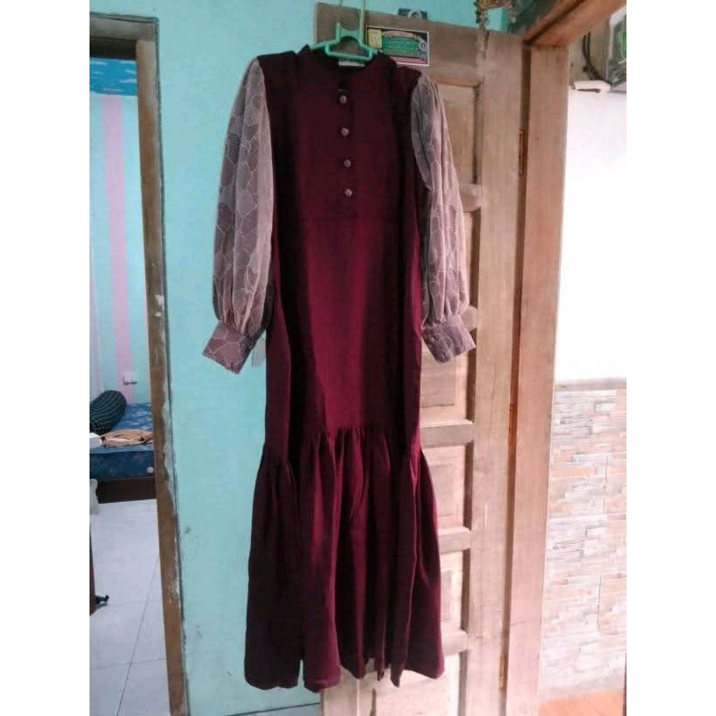 dress burgundy