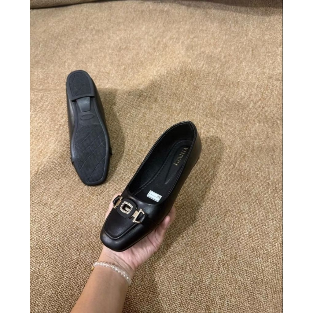 flatshoes hitam pansus kerja