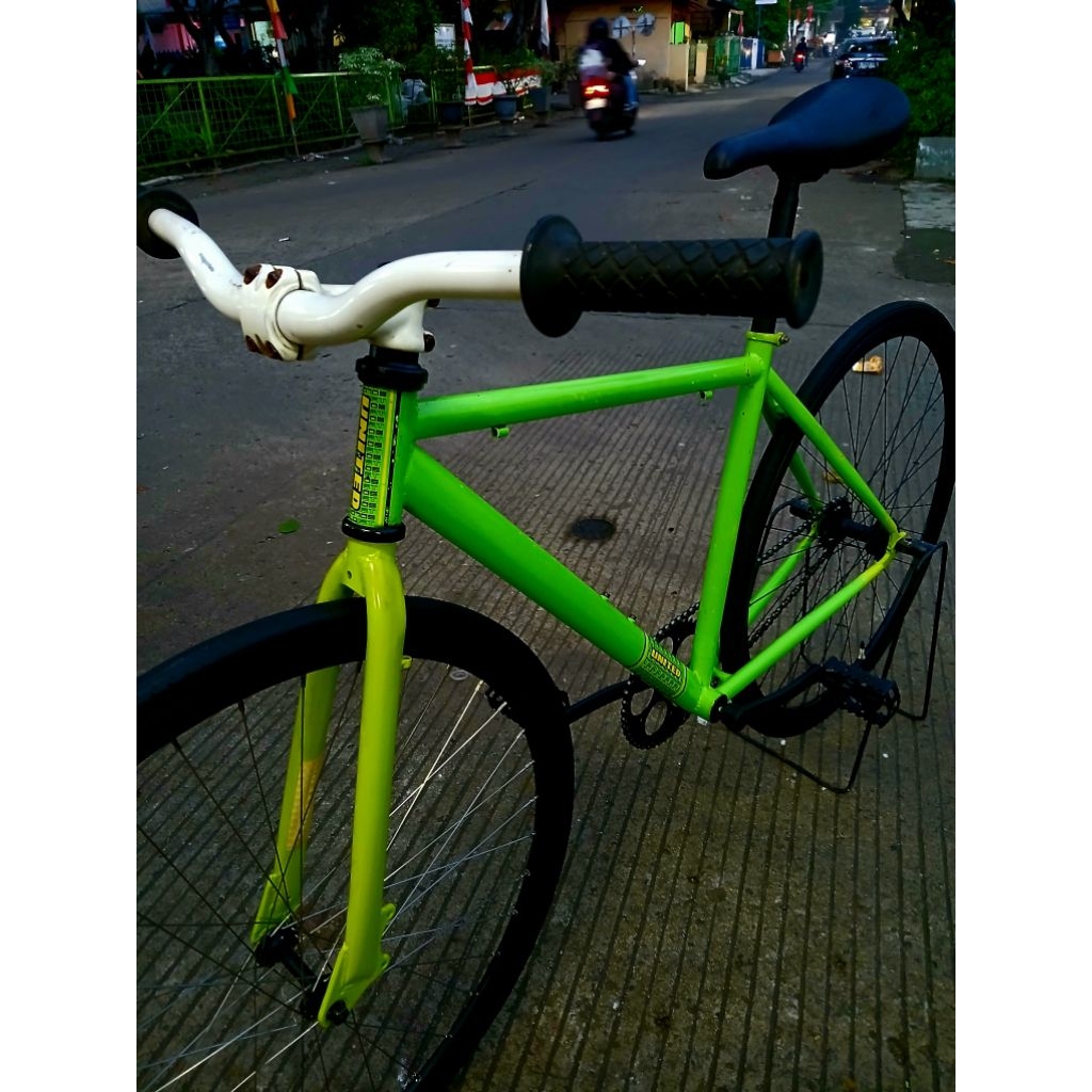 sepeda fixie united soloist 02