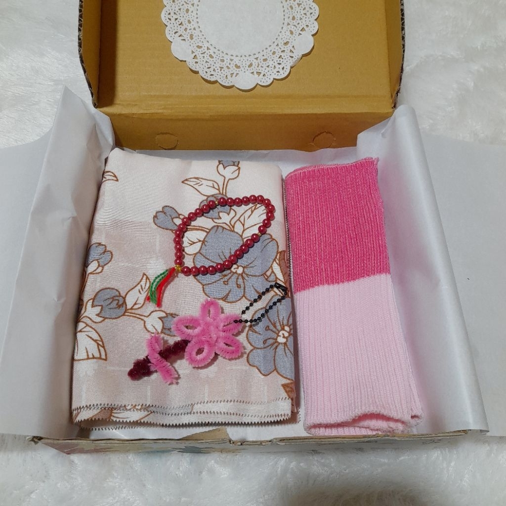 Hampers Hijab, kado ulang tahun cewek, hampers murah