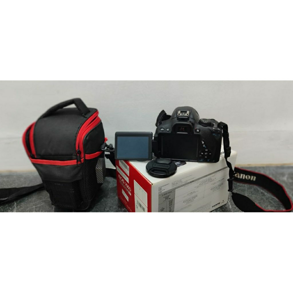 preloved camera Canon EOS 700D