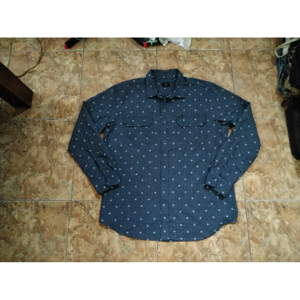 kemeja Obey Propaganda