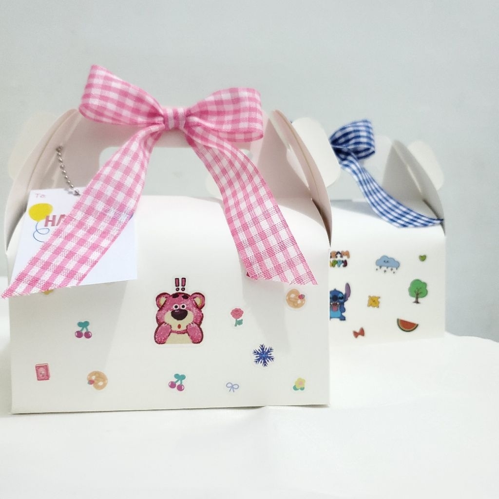 

Gable Box Hampers Snack