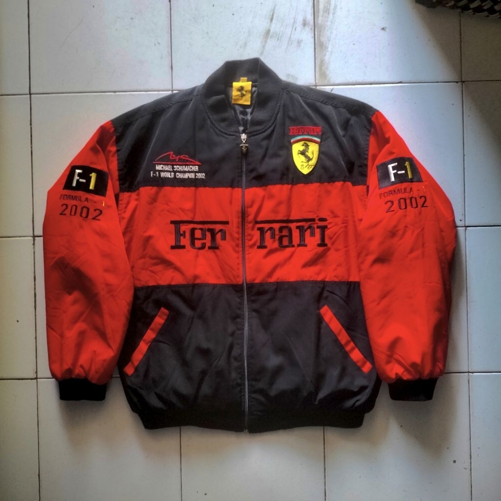 Jaket Ferrari Vintage Michael Schumacher F-1 World Champion 2002 Official Merchandise Scuderia Ferra