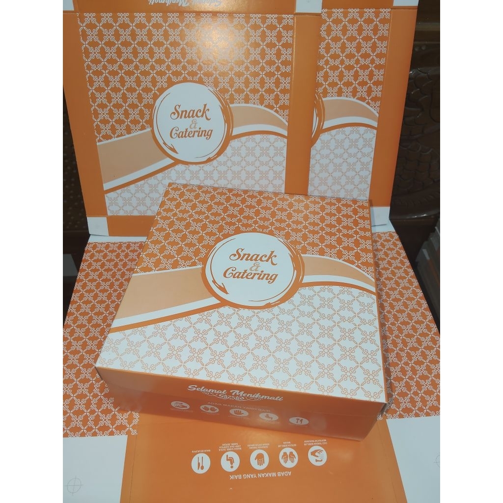 

Dus hajatan/catering/nasi ukuran 20x20x8cm (ready stock) tidak custom