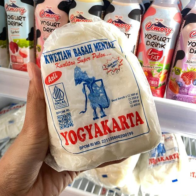 

Kwetiaw Basah Yogyakarta 400GR