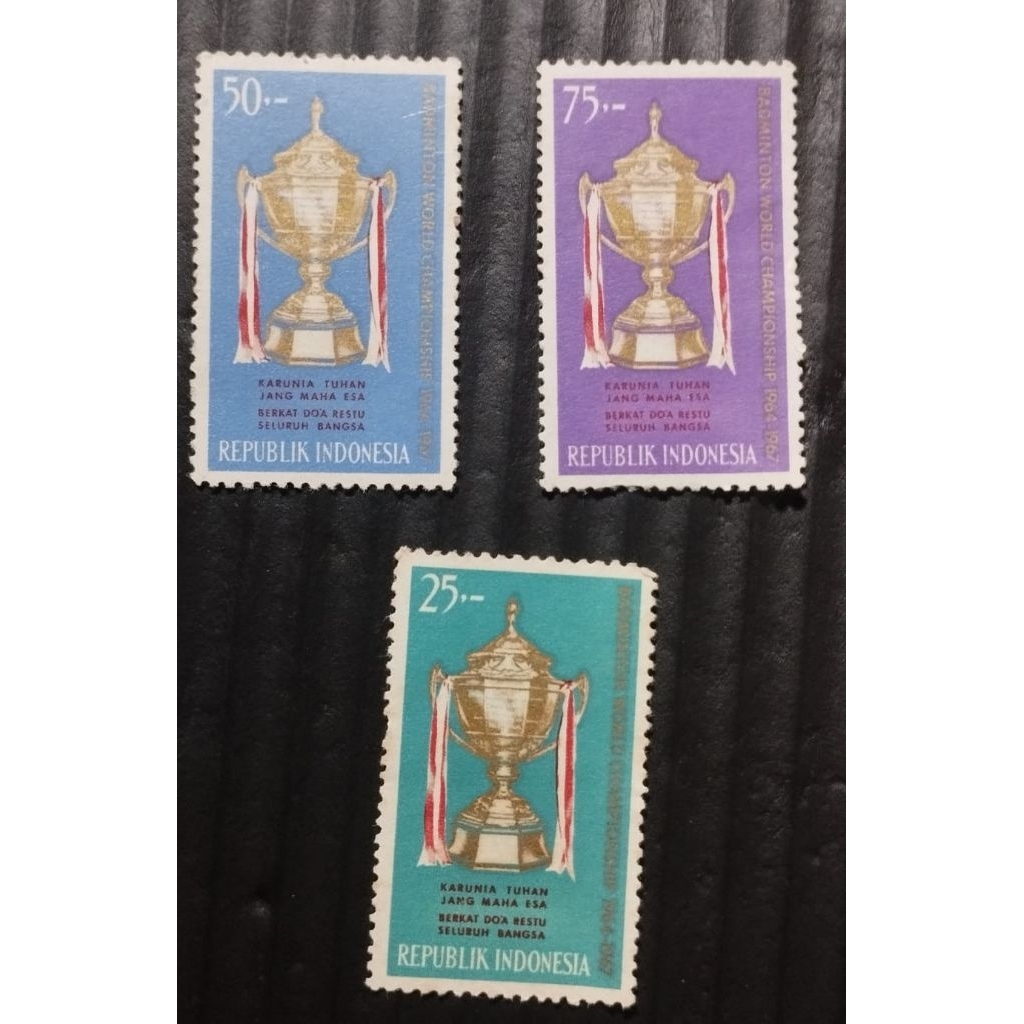 

Prangko dalam negeri Thomas Cup Usia 61 Tahun Set Lengkap