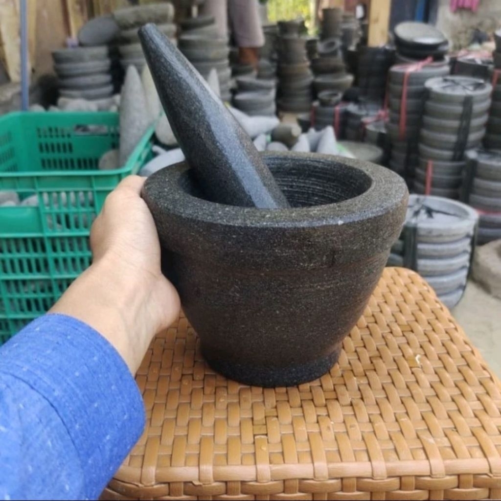 Lumpang batu asli