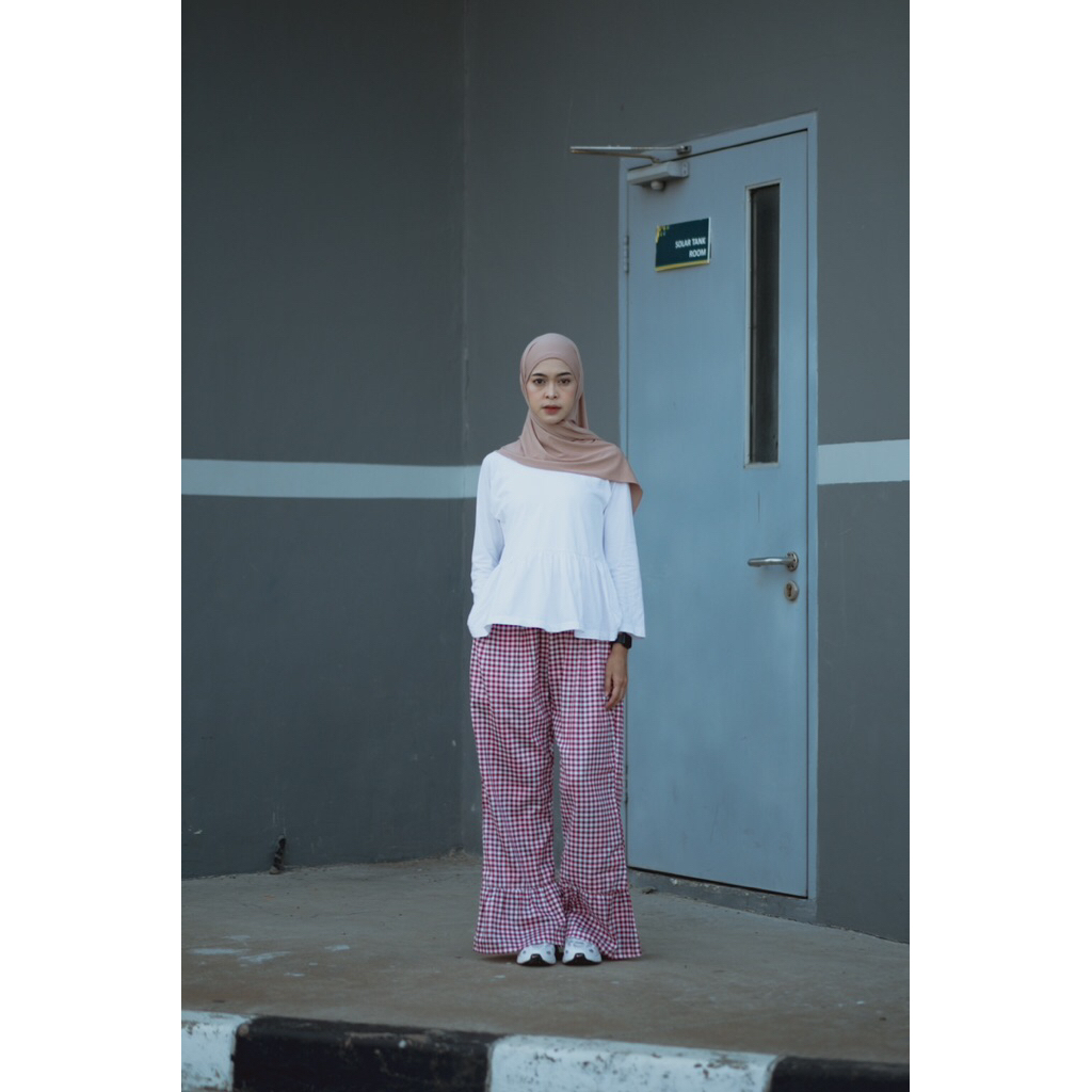 STUDIO YEAY CELANA PANJANG RUMBAI KOTAK KOTAK BESAR MERAH PUTIH CELANA WANITA RUMBAI CELANA CUTBRAY 