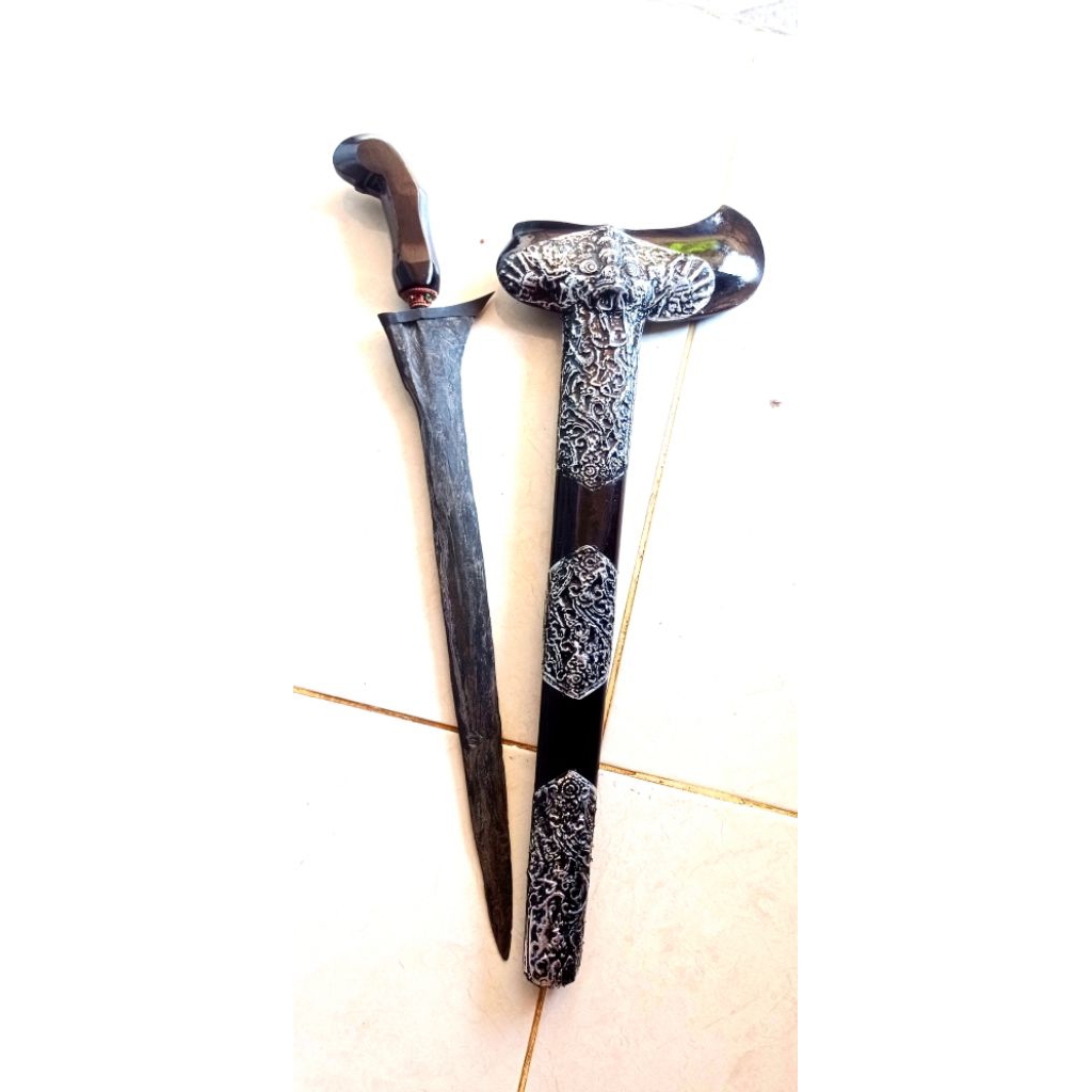 keris Bali pamor kulit semangka