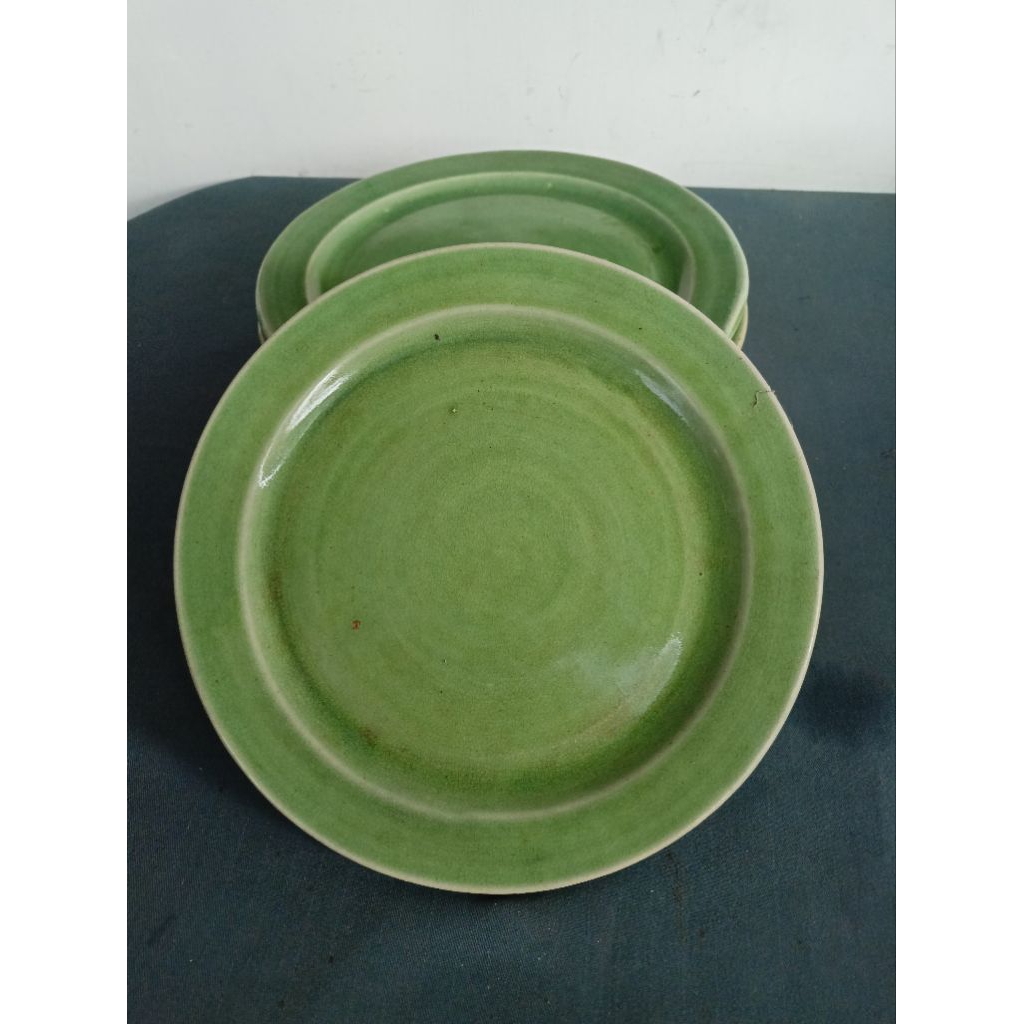 Piring Celadon (1)