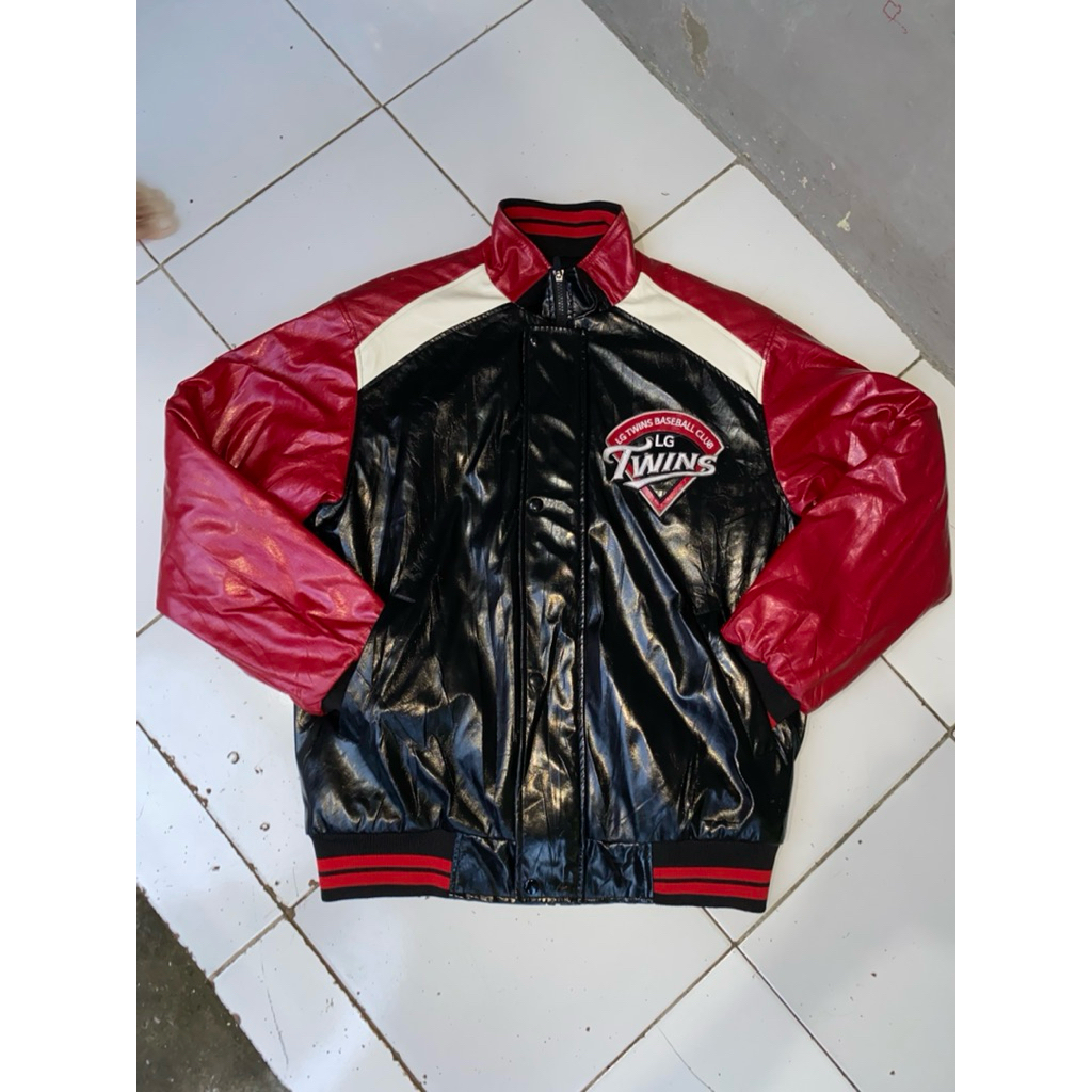 DESCENTE X LG TWINS BASEBALL JACKET