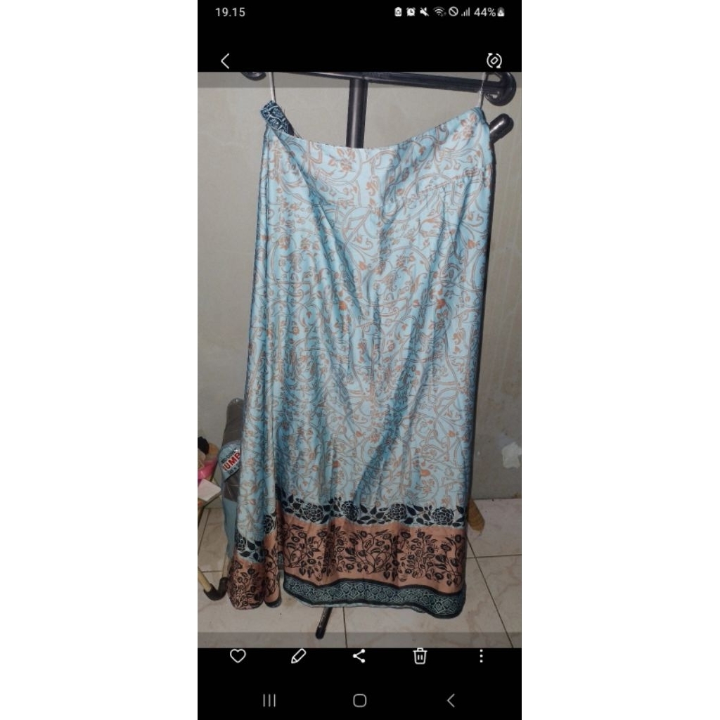 preloved like new rok kamilaa by itang yunasz.