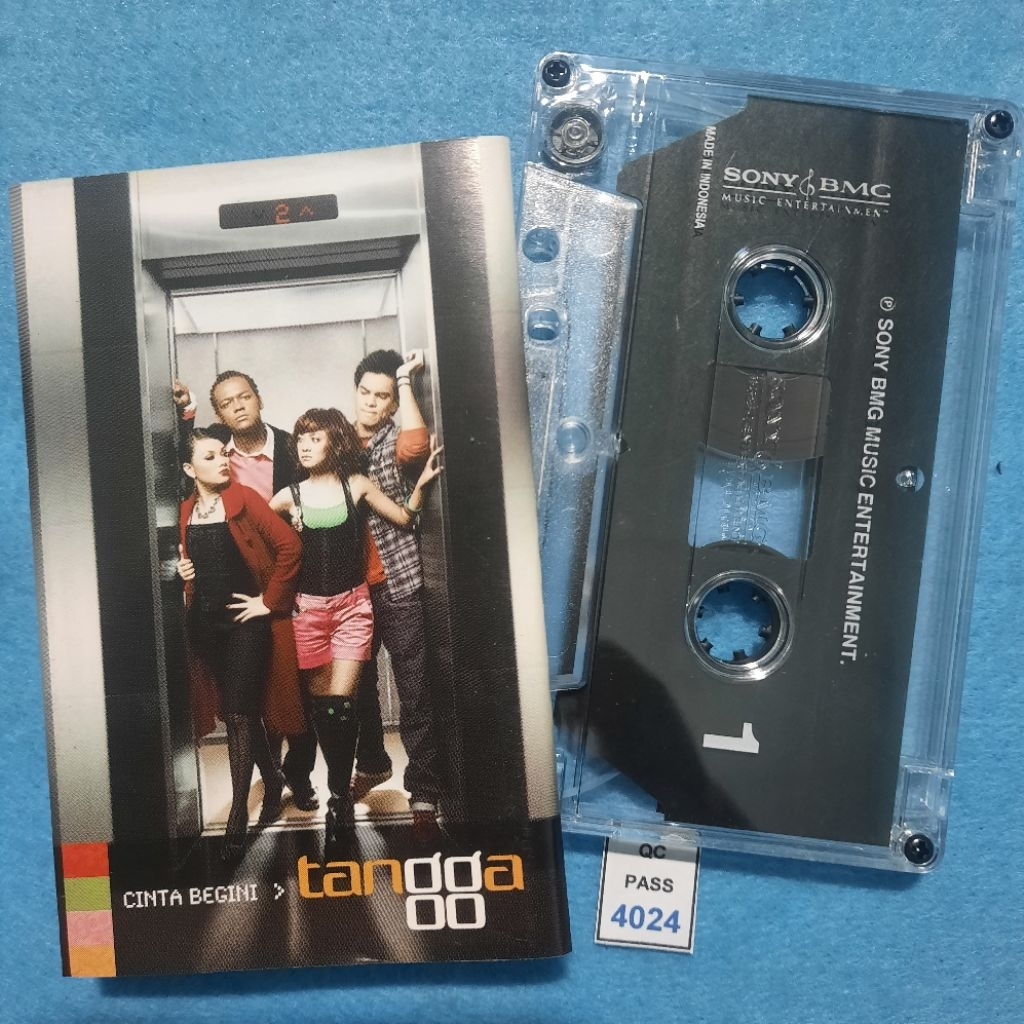 Kaset pita Tangga / Cinta Begini