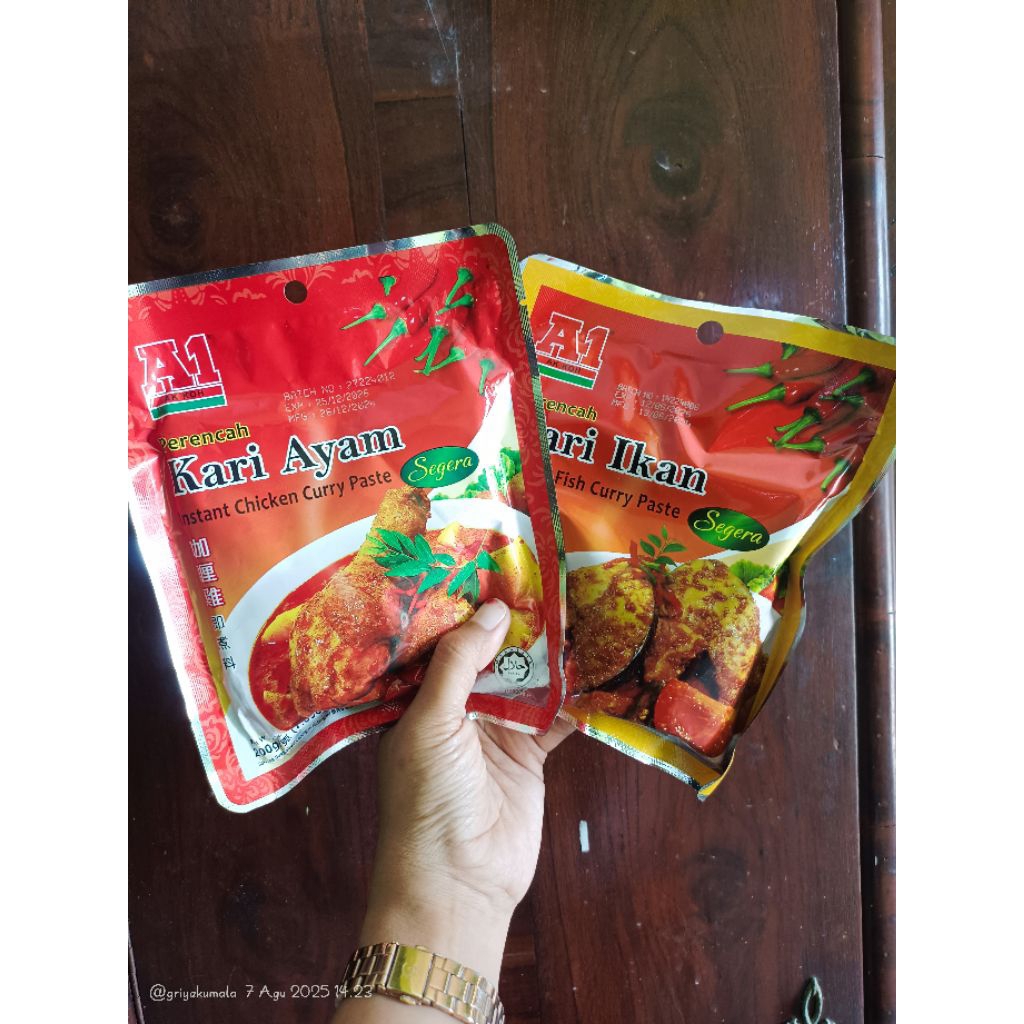 

Bumbu perencah instan A1 kari ayam dan ikan / perencah A1 instant curry