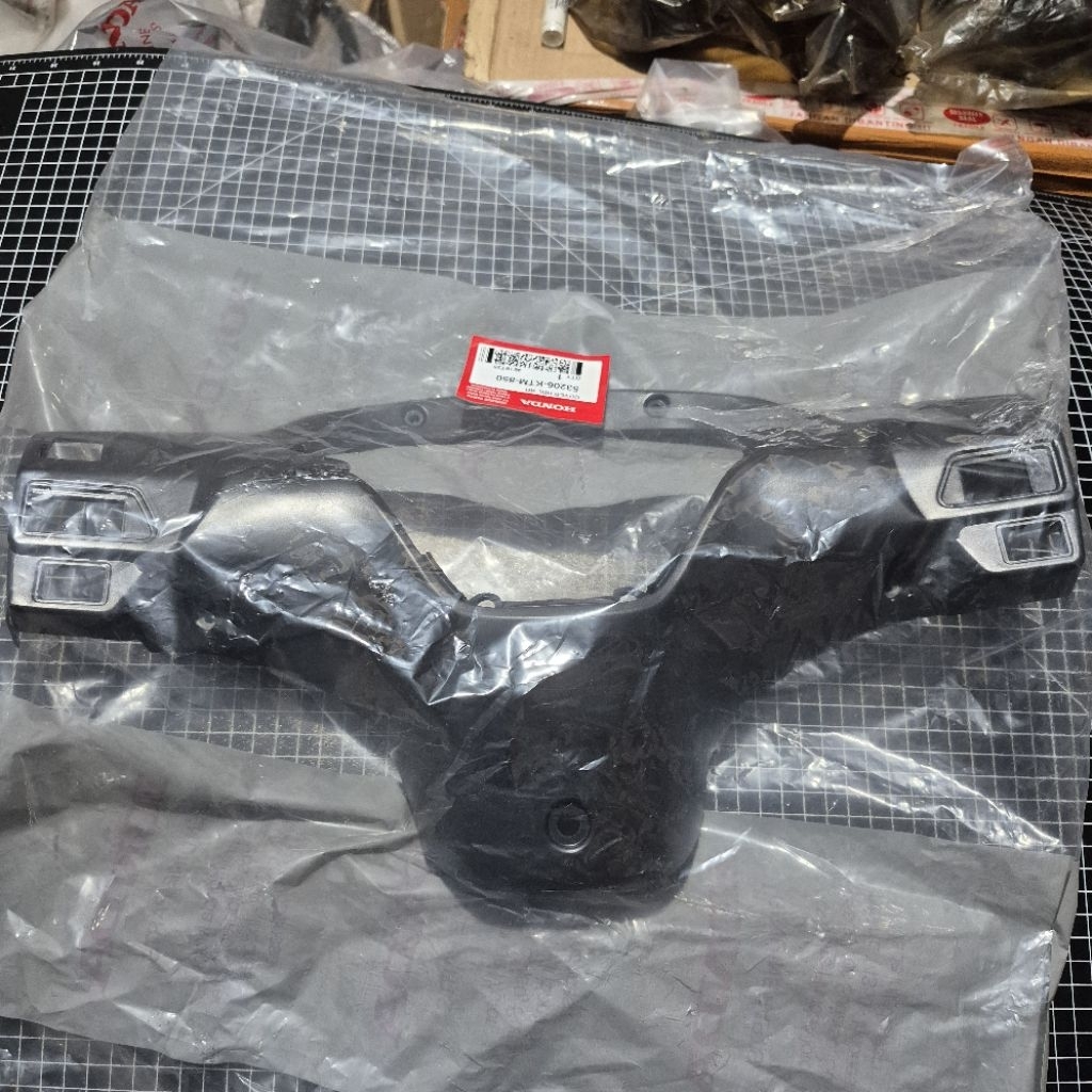 cover batok belakang Honda Supra X125 x 125 Karbu Original AHM HONDA 53206-KTM-850