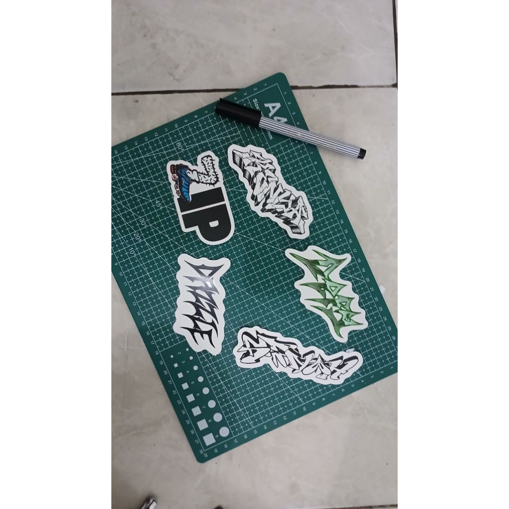 

STIKER PACK STIKER HC PANJANG 8 CMBISA DI TEMPEL DI MANA SAJA