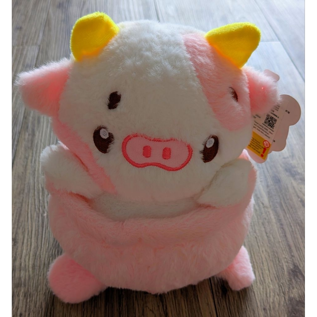 Boneka babi lucu