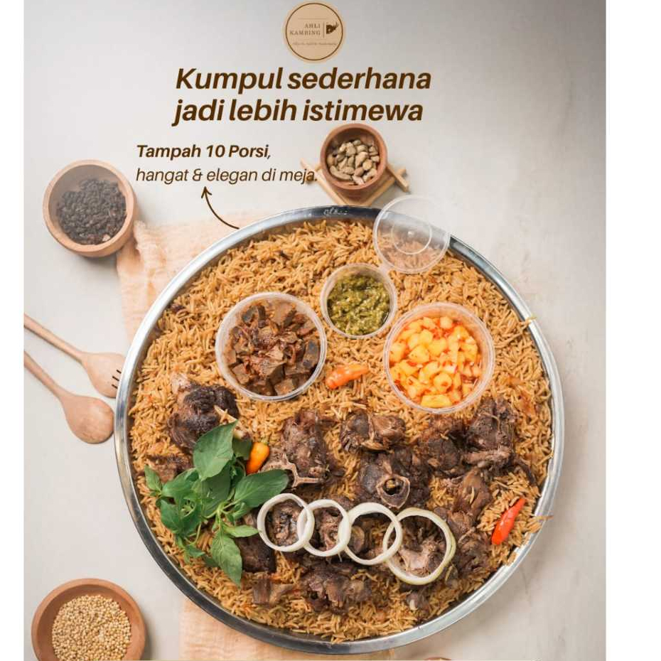 

Tampah Spesial Nasi Kebuli/Mandhi Kambing Goreng