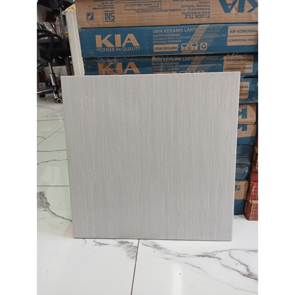 Keramik Lantai Glossy Fremont Grey 40x40