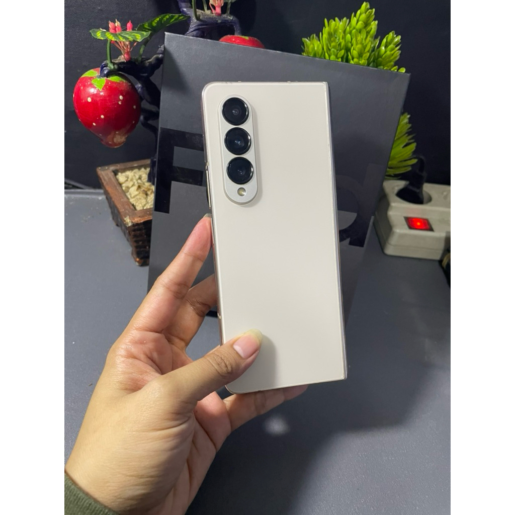 SAMSUNG Z FOLD 4 5G RAM 11/256GB ORIGINAL SEIN NORMAL     HANYA MINUS LCD DALAM SAJA SELEBIHNYA NORM