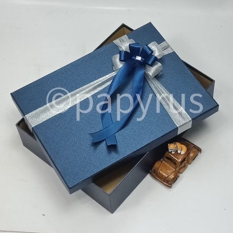 

PAPYRUS 30x40 Tinggi 8cm Kotak Kado Gift Box Hardbox Hampers Hadiah V2