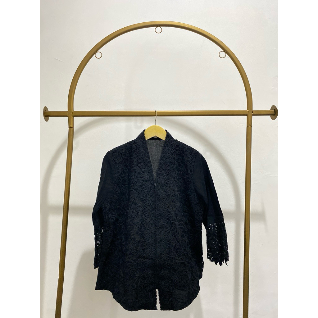 PRELOVED - KEBAYA ENCIM