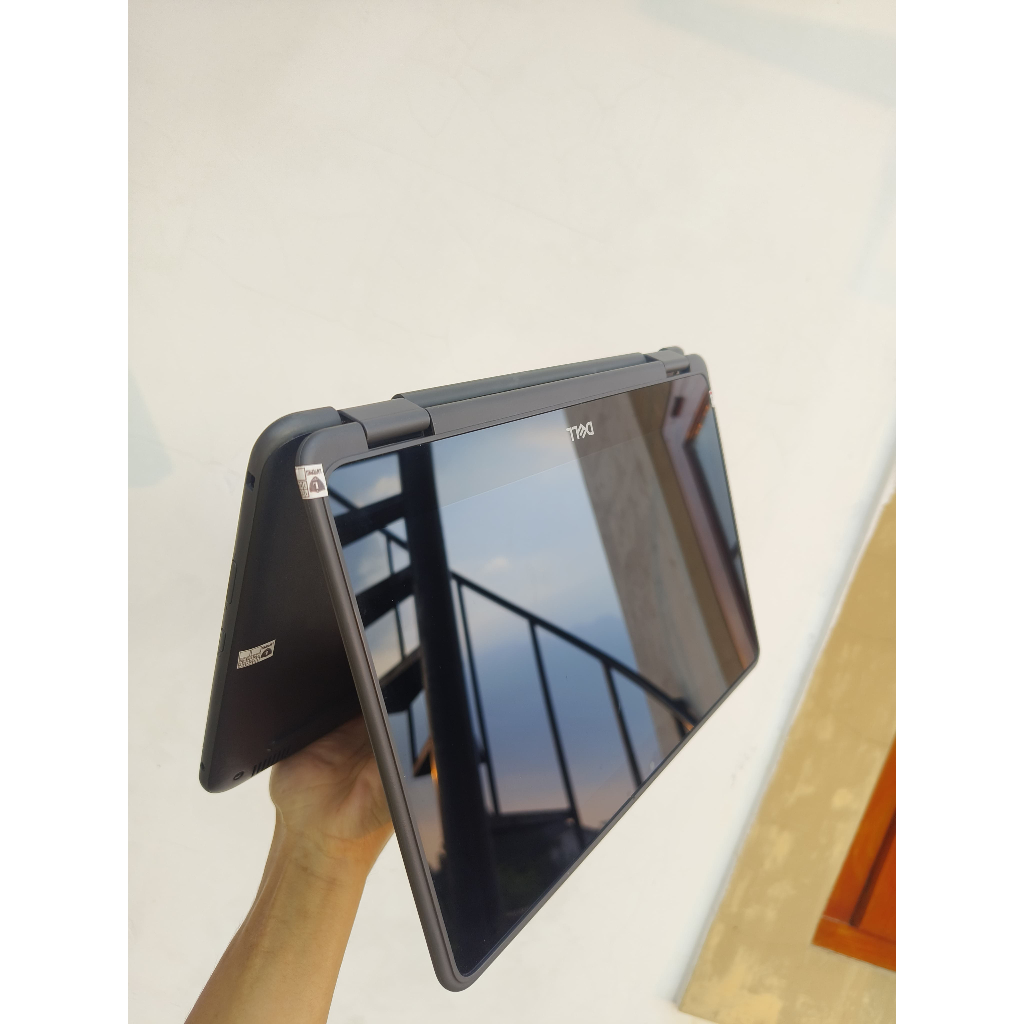 Laptop dell 2 in 1 slime 3190 N 5030  bisa full Touchscreen  dan full lipat Ram 8 Ssd 128 gb bergara