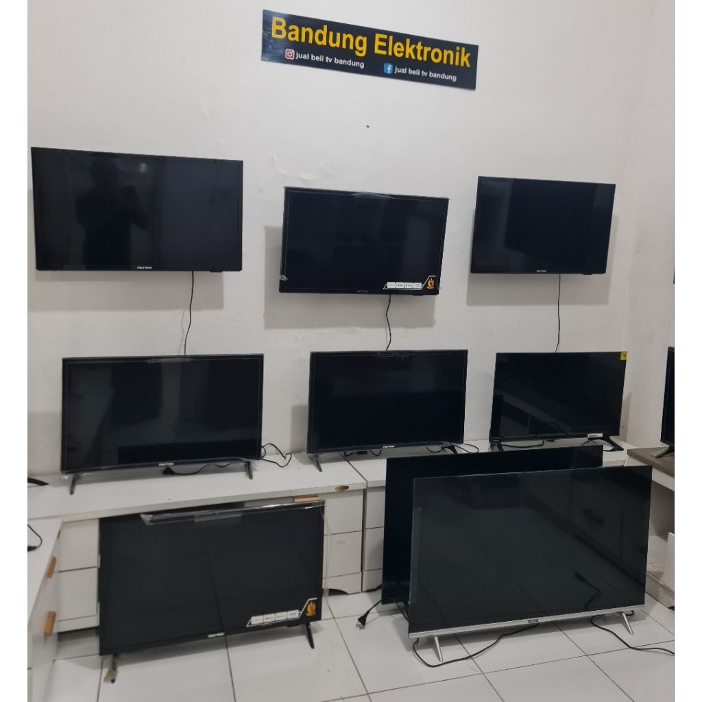 Polytron Smart TV 32 inch , kondisi second like new , Lengkap Fullset TV , Dus , remote , kaki